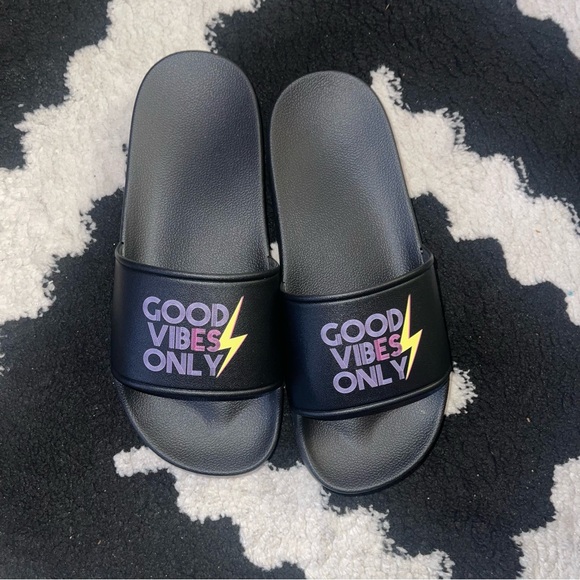 Good Vibes Only Black Slides - Picture 5 of 5